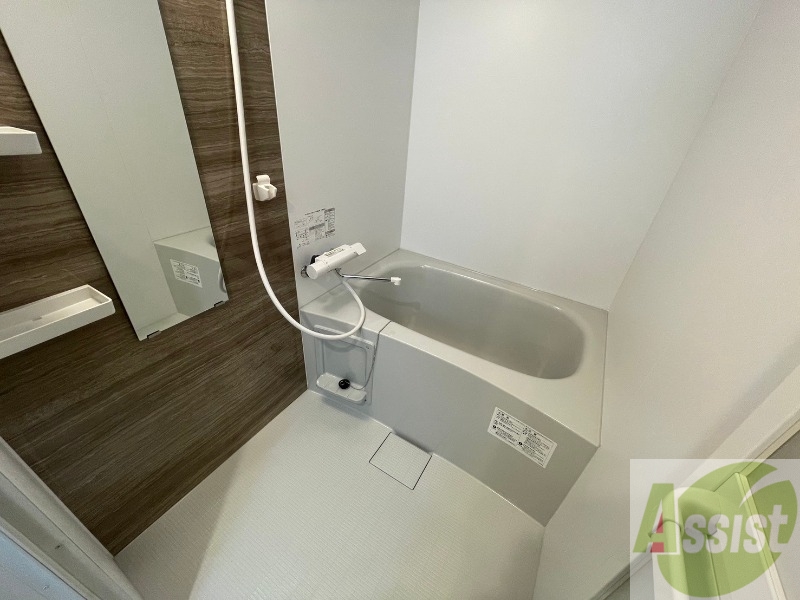 バス・シャワールーム　お風呂になります。一日の疲れを癒してくださいね。