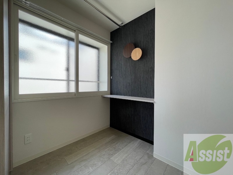 その他部屋・スペース　こちらのお部屋は光が差し込む、温かみのあるお部屋です。