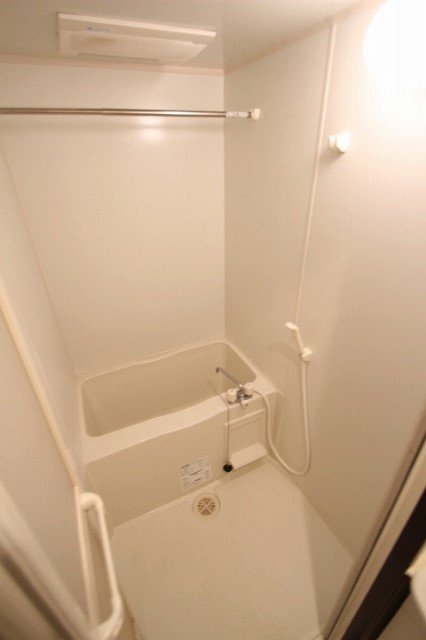 バス・シャワールーム　同物件、別号室のものです。