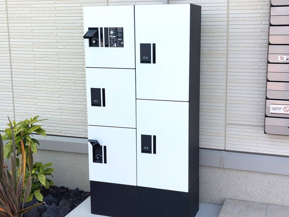 エントランス　宅配ボックス