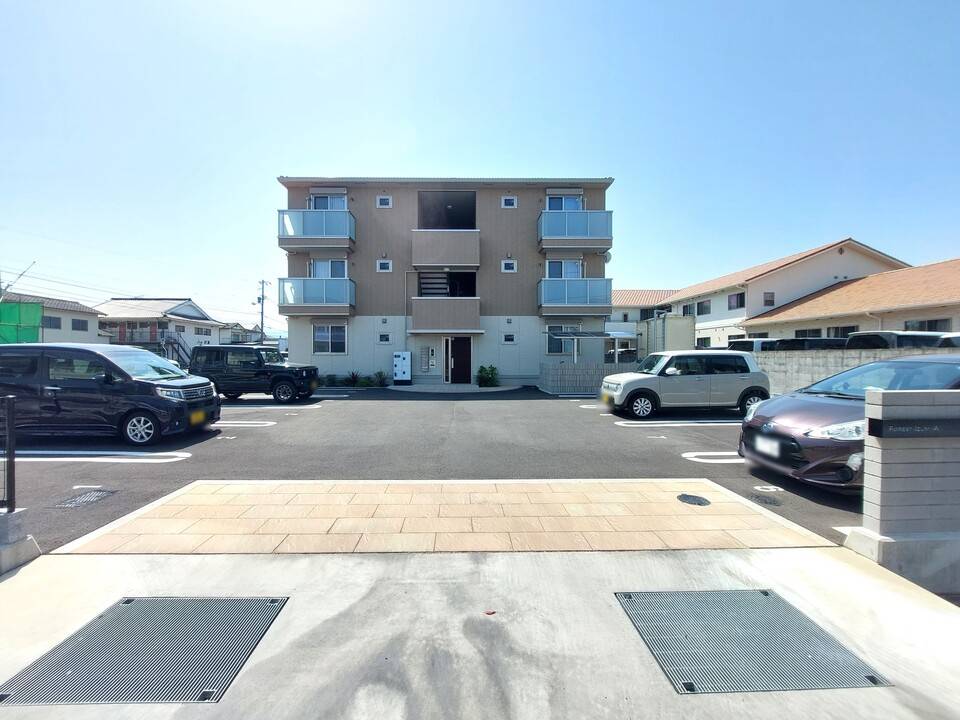 駐車場　駐車場