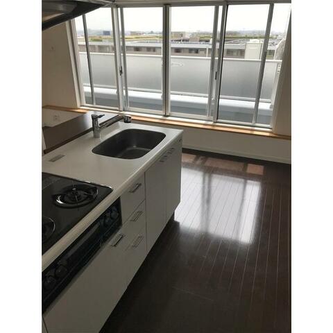 居室・リビング　使いやすい形の為、レイアウトを楽しめます♪