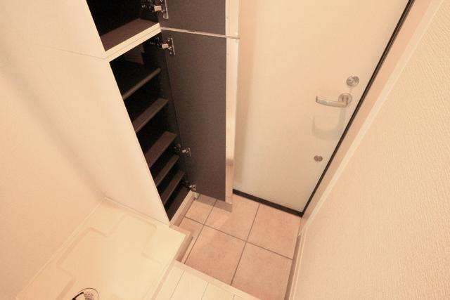 収納　収納　シューズボックス