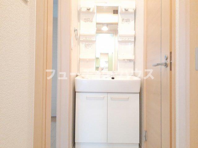 洗面設備　使いやすい洗面所です