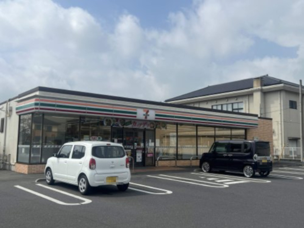 コンビニ　セブン‐イレブン　笠間美原3丁目店（コンビニ）まで741m