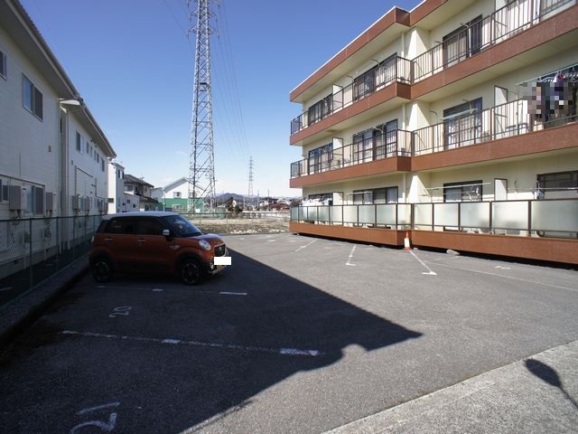 駐車場　駐車場使用可能です♪