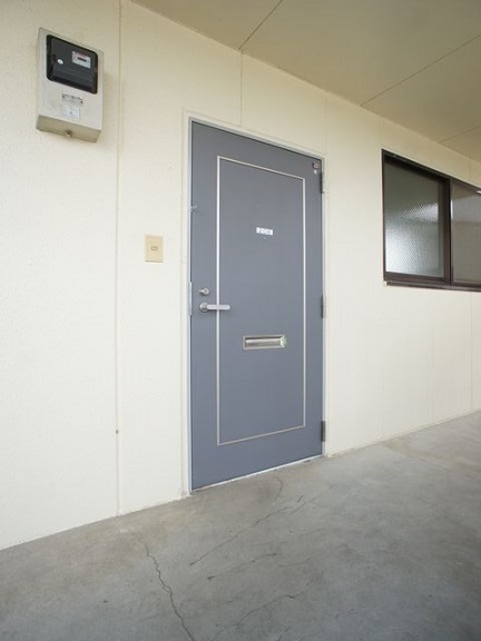 セキュリティ　しっかりとした玄関です。