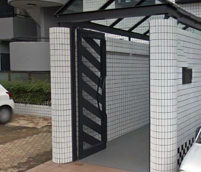 エントランス　きれいなエントランスです