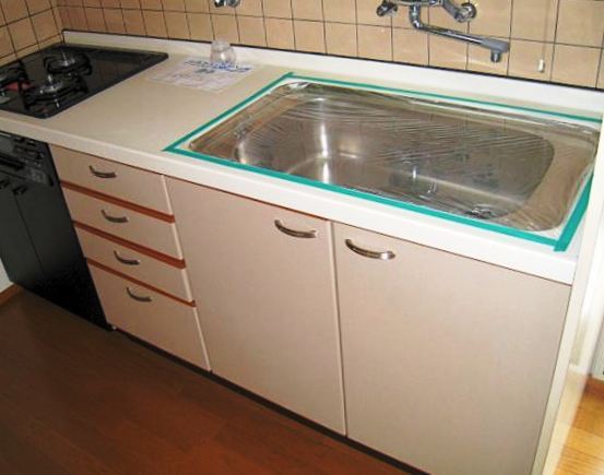 キッチン　三口コンロが設置済みです