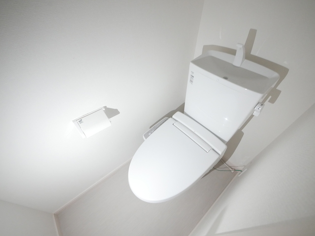 トイレ　★人気の温水洗浄便座付です★