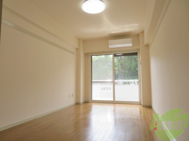 居室・リビング　広めのリビングです。ゆったりくつろげそうです。