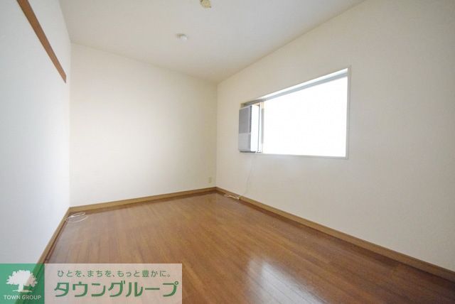 居室・リビング　★洋室　６畳★