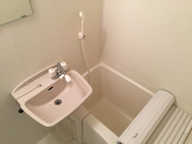 バス・シャワールーム　日々の暮らしに欠かせないお風呂です