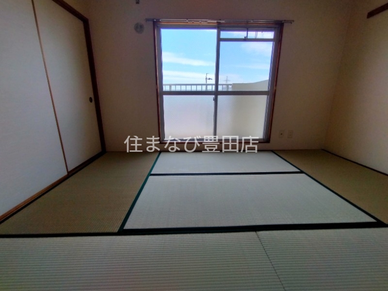 居室・リビング　同型別部屋写真