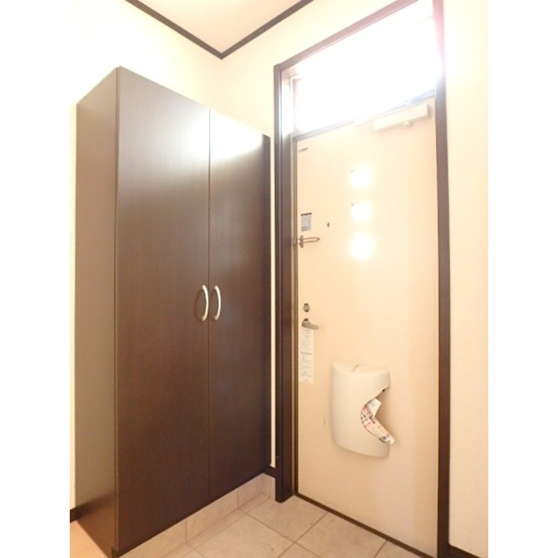 玄関　図面と現状に相違がある場合には現状を優先