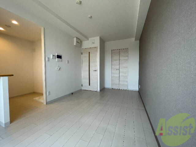 居室・リビング　フローリングなので、お掃除がしやすそうですね。