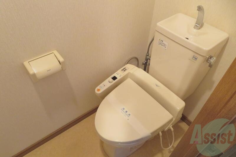 トイレ　トイレは嬉しいウォシュレット付きになっています。