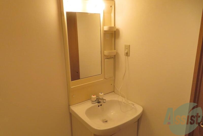 洗面設備　嬉しい独立洗面台付きですよー。洗顔等もこちらで出来ちゃいます