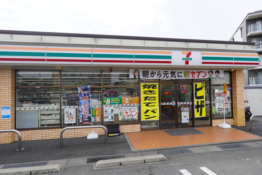 コンビニ　セブンイレブン直方王子団地前店（コンビニ）まで429m