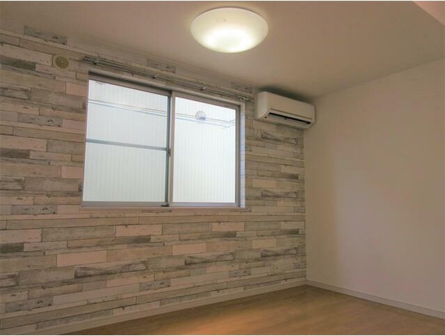 居室・リビング　こちらのリビングで趣味の時間をお楽しみください♪