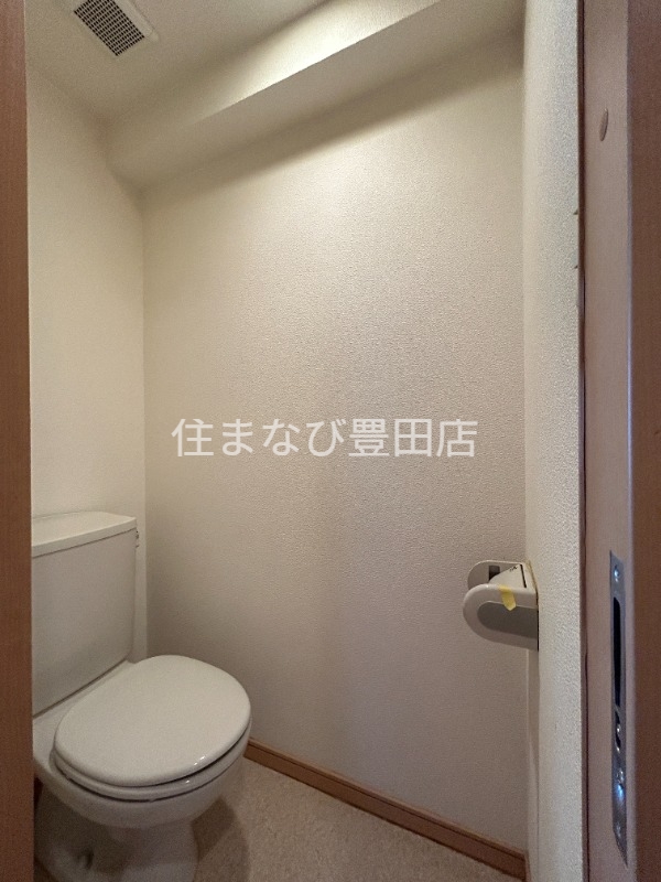 トイレ　同型写真