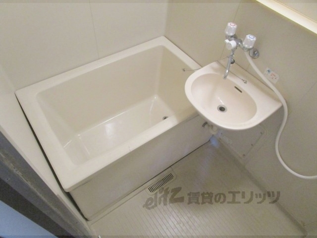 バス・シャワールーム　バス