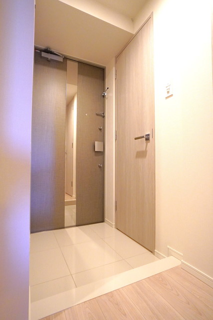 玄関　※写真は同タイプ住戸です。