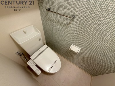 トイレ　温水洗浄暖房便座完備！