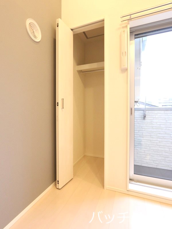 収納　別号室タイプの為、現状を優先致します。