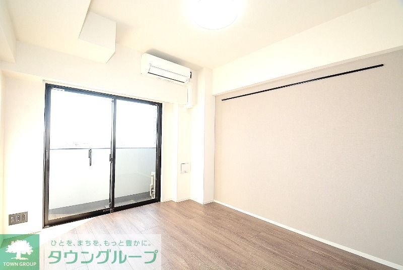 居室・リビング　カラータイプ異なります。