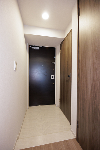 玄関　※写真は同タイプ住戸です。