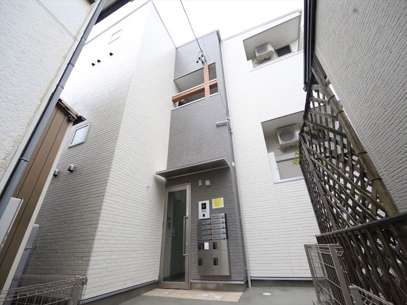 建物外観　外観　オートロック付　宅配ＢＯＸ有り　デザイナーズ