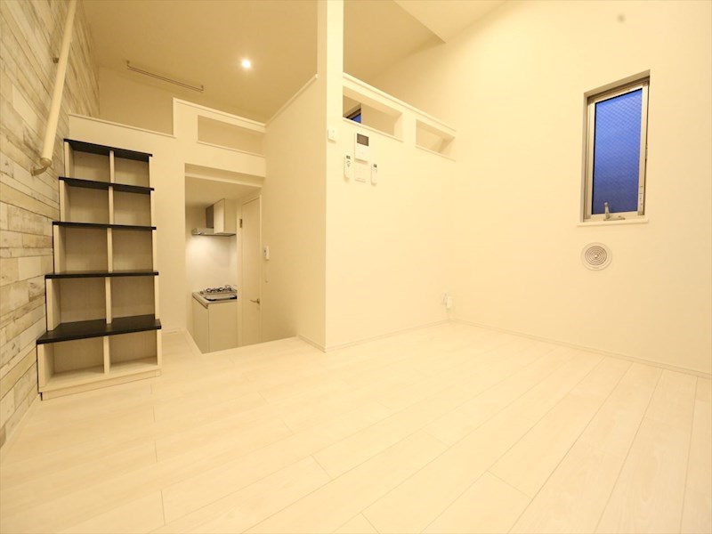 居室・リビング　洋室6.4帖　ロフト5.9帖（収納にも寝室にも使えます）