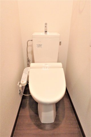 トイレ　ウォシュレット付き