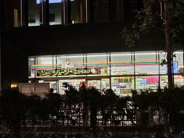 コンビニ　セブンイレブン 四谷3丁目店（コンビニ）まで475m