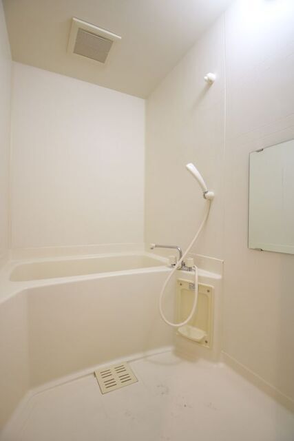 バス・シャワールーム　※別室の参考写真の為、現況優先です。