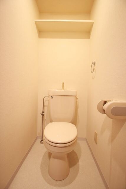 トイレ　※別室の参考写真の為、現況優先です。