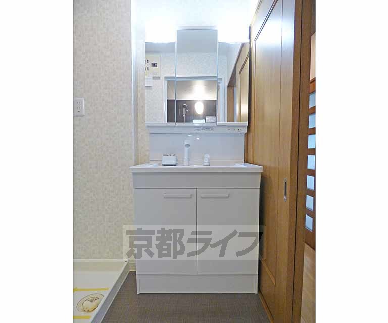 洗面設備　洗面台です。