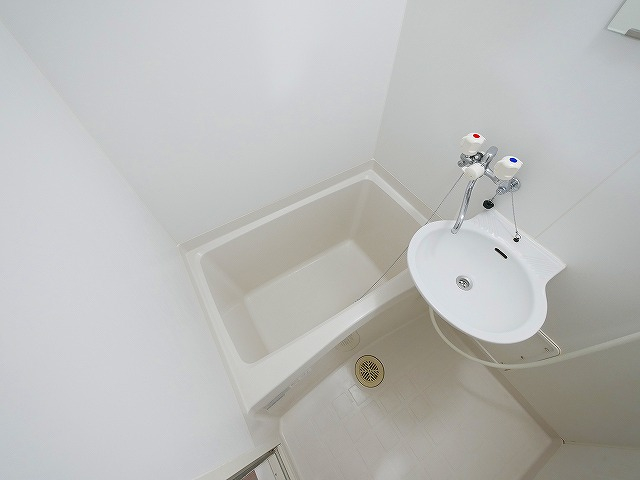 バス・シャワールーム　お風呂で日々の疲れを落としましょう