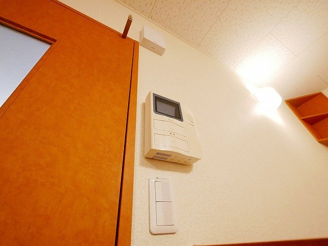 セキュリティ　モニター付きインターホーン