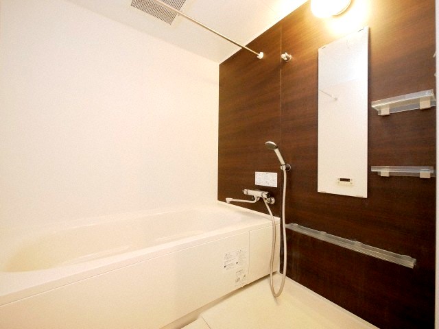 バス・シャワールーム　☆追い焚き機能付き☆