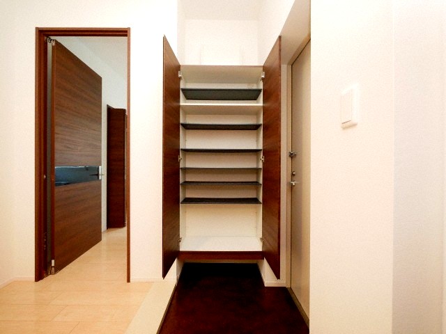 玄関　☆シューズボックス完備☆