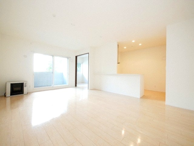 居室・リビング　☆広々とした間取り☆