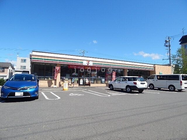 コンビニ　セブンイレブン札幌北郷5条店（コンビニ）まで11m