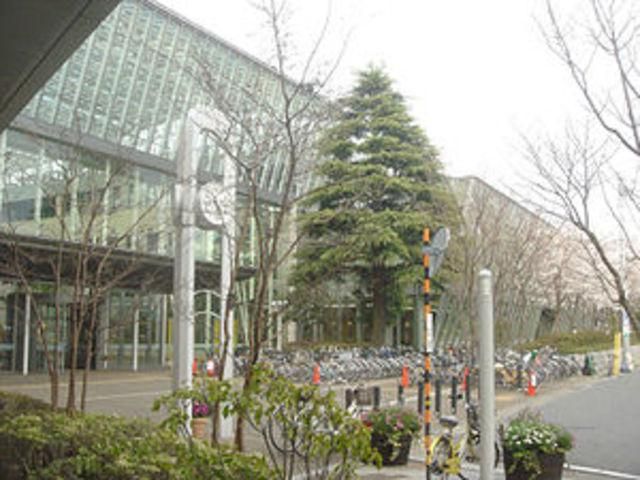 図書館　中央図書館（図書館）まで300m