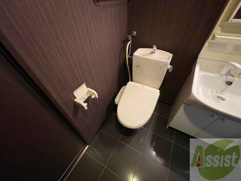 トイレ　トイレです。ウォシュレット付を探している方、おすすめです。