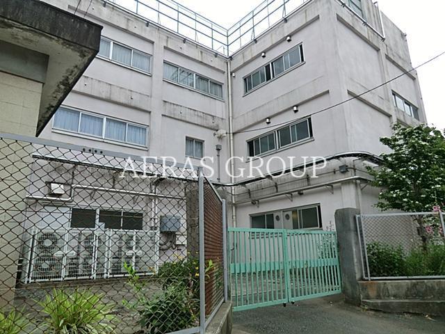 小学校　世田谷区立世田谷小学校（小学校）まで681m