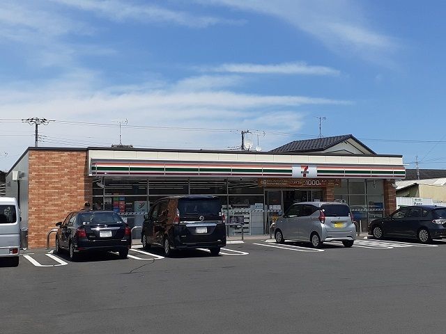 コンビニ　セブンイレブン釈迦町店（コンビニ）まで500m