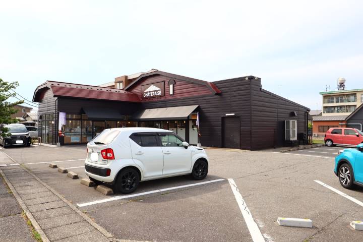 飲食店　シャトレーゼ 野々市新庄店（飲食店）まで597m