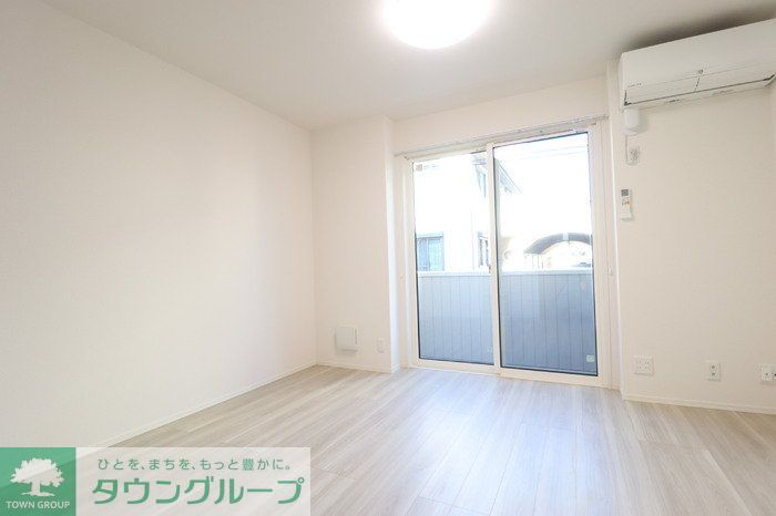 居室・リビング　別号室参考写真です